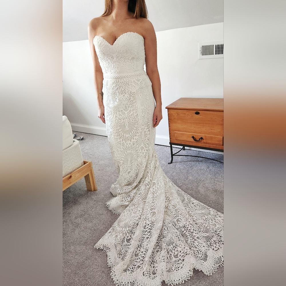 Lillian West Strapless Boho Ivory/white size 6.